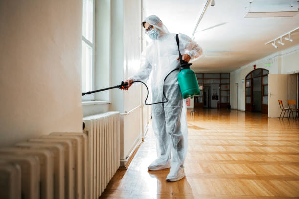 Best Exterminator Services  in Lyons, KS